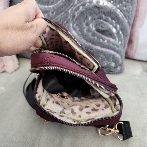 Kedzie crossbody - Picture 3 of 3